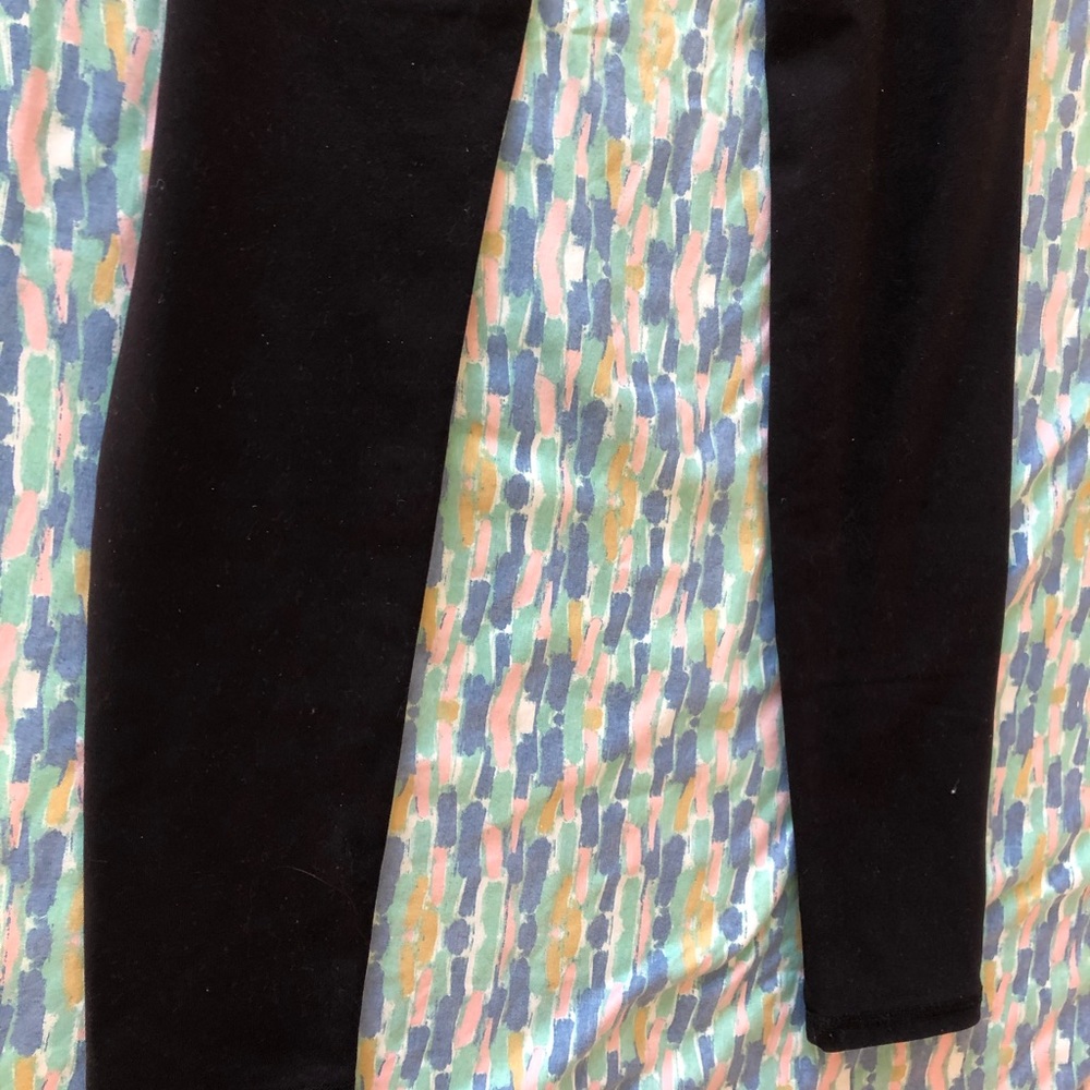 BLACK BUTT SCRUNCH LEGGINGS!! - Picture 9 of 10